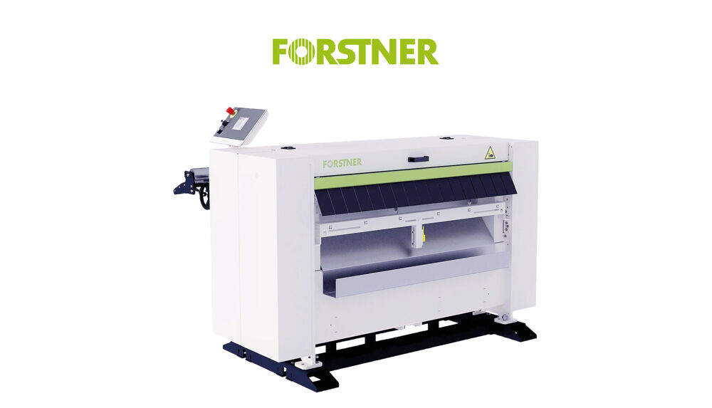 Die SLIT CUT ist eine kompakte Anlage mit Touchscreen-Steuerung, die sich seit Jahrzehnten in zahlreichen Spenglerbetrieben bewährt. Fünf integrierte Spaltmesser (Standardausstattung) sorgen für präzise Zuschnitte.